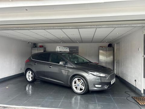 Ford Focus Hatchback 1.0T EcoBoost Zetec Edition Euro 6 (s/s) 5dr