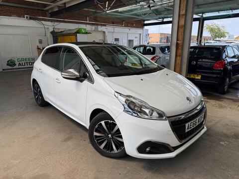 Peugeot 208 Hatchback 1.2 PureTech Allure Premium Euro 6 5dr