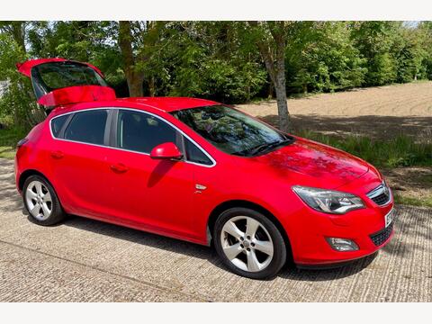 Vauxhall Astra Hatchback 1.6 16v SRi Euro 5 5dr