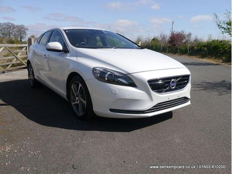 Volvo V40 Hatchback 2.0 D4 SE Lux Geartronic Euro 5 (s/s) 5dr