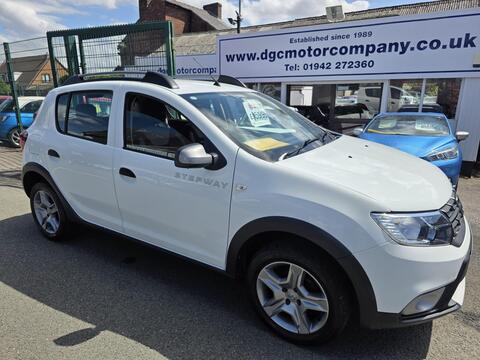 Dacia Sandero Stepway Hatchback 0.9 TCe Essential Euro 6 (s/s) 5dr