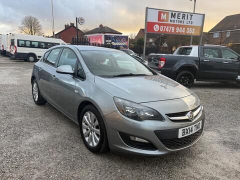 Vauxhall Astra Hatchback 1.7 CDTi ecoFLEX Design Euro 5 (s/s) 5dr