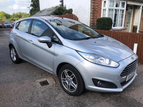 Ford Fiesta Hatchback 1.0 Zetec Euro 5 (s/s) 5dr