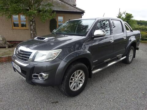 Toyota Hilux Pickup 3.0 D-4D Invincible X Auto 4WD Euro 5 4dr (Style)