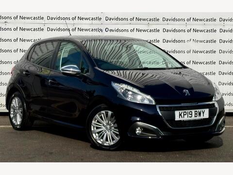 Peugeot 208 Hatchback 1.2 PureTech Signature Euro 6 (s/s) 5dr