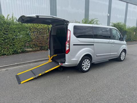 Ford Tourneo Custom Minibus 2.0 320 EcoBlue Titanium Auto L1 Euro 6 (s/s) 5dr