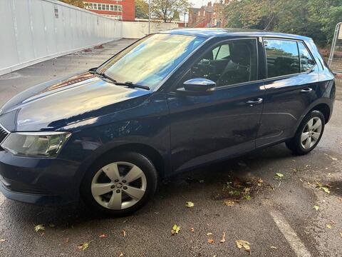 2017 Skoda Fabia, photograph 3