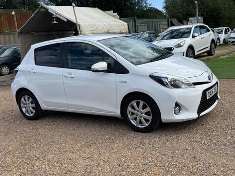 Toyota Yaris Hatchback 1.5 VVT-h Icon Plus CVT Euro 5 5dr