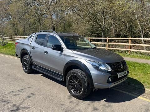 Mitsubishi L200 Pickup 2.4 DI-D DC Barbarian Black Auto 4WD Euro 6 4dr (Roll Top)