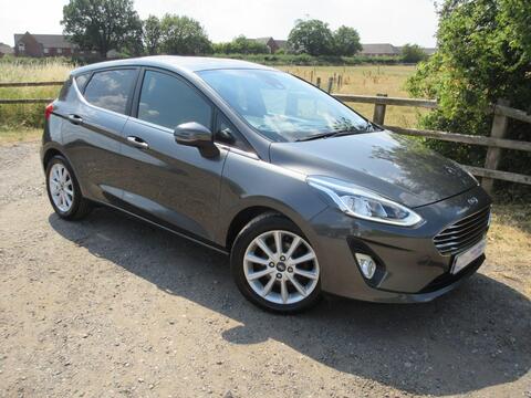 Ford Fiesta Hatchback 1.0T EcoBoost Titanium Euro 6 (s/s) 5dr