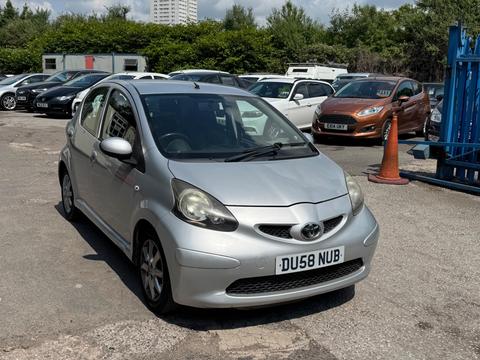 Toyota AYGO Hatchback 1.0 VVT-i Platinum MultiMode Euro 4 5dr (AC)