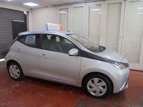 Toyota AYGO Hatchback 1.0 VVT-i x-play Euro 5 5dr Euro 5