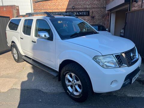 Nissan Navara Pickup 2.5 dCi Tekna Auto 4WD Euro 5 4dr