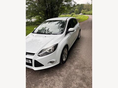 Ford Focus Hatchback 1.0T EcoBoost Titanium Navigator Euro 5 (s/s) 5dr