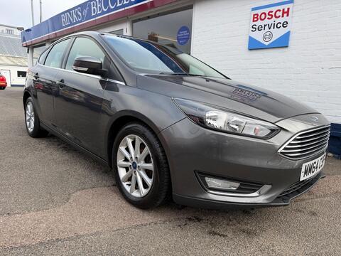 Ford Focus Hatchback 1.6 TDCi Titanium Euro 5 (s/s) 5dr