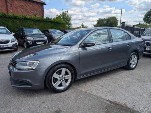 Volkswagen Jetta Saloon 1.6 TDI BlueMotion Tech SE Euro 5 (s/s) 4dr