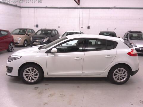 Renault Megane Hatchback 1.6 VVT Dynamique TomTom Euro 5 5dr