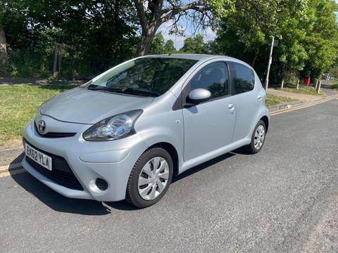 Toyota AYGO Hatchback 1.0 VVT-i Ice Euro 5 5dr