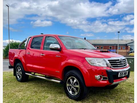 Toyota Hilux Pickup 3.0 D-4D Invincible X Auto 4WD Euro 5 4dr (Hi Over)