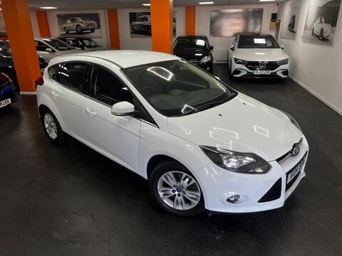 Ford Focus Hatchback 2.0 TDCi Titanium Navigator Euro 5 5dr
