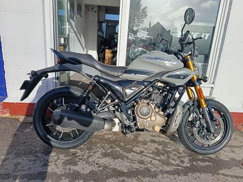 Hero Hunk 440 Roadster/Retro
