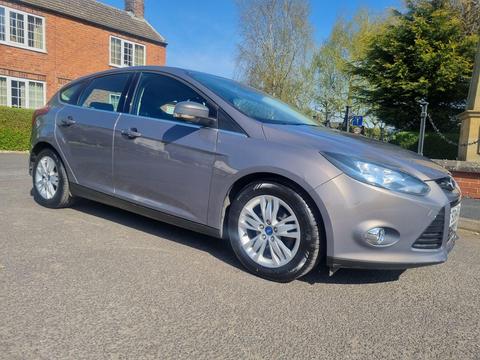 Ford Focus Hatchback 1.6 TDCi Titanium Navigator Euro 5 (s/s) 5dr