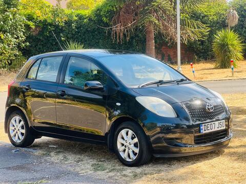 Toyota Yaris Hatchback 1.3 VVT-i Zinc 5dr