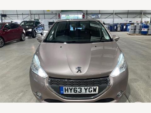 Peugeot 208 Hatchback 1.2 VTi Allure Euro 5 5dr