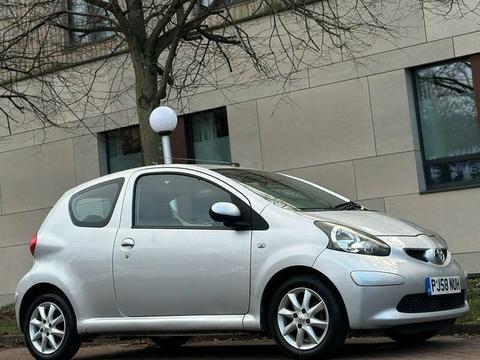 Toyota AYGO Hatchback 1.0 VVT-i Platinum Euro 4 3dr