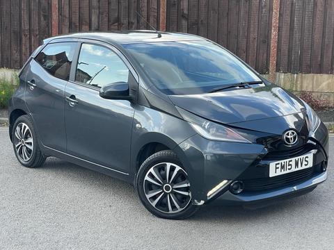 Toyota AYGO Hatchback 1.0 VVT-i x-play Euro 5 5dr Euro 5