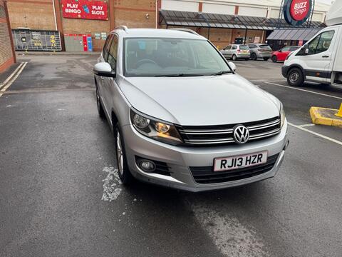 Volkswagen Tiguan SUV 2.0 TDI BlueMotion Tech SE DSG 4WD Euro 5 (s/s) 5dr