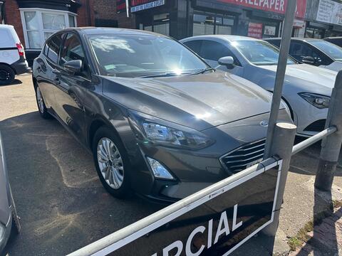 Ford Focus Hatchback 1.0T EcoBoost Titanium Euro 6 (s/s) 5dr