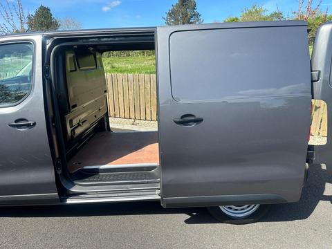 Peugeot Expert Panel Van 2.0 BlueHDi 1400 Professional Standard Panel Van MWB Euro 6 (s/s) 6dr