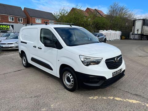 Vauxhall Combo Panel Van 1.5 Turbo D 2300 Dynamic L2 H1 Euro 6 4dr