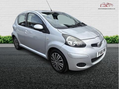 Toyota AYGO Hatchback 1.0 VVT-i Ice Euro 5 5dr