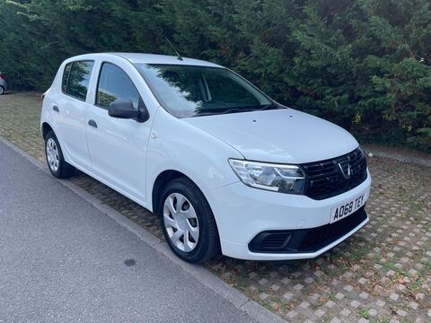 Dacia Sandero Hatchback 1.0 SCe Essential Euro 6 5dr