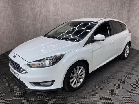 Ford Focus Hatchback 1.0T EcoBoost Titanium Euro 6 (s/s) 5dr
