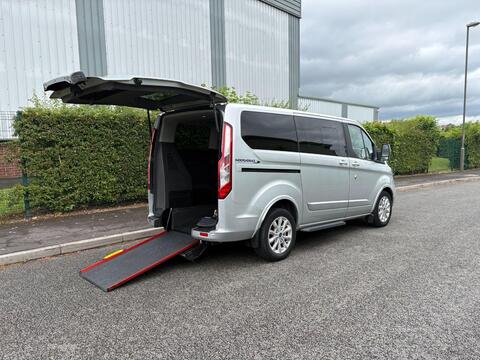 Ford Tourneo Custom Minibus 2.0 320 EcoBlue Titanium Auto L1 Euro 6 (s/s) 5dr
