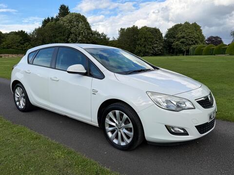 Vauxhall Astra Hatchback 1.4 16v Active Euro 5 5dr