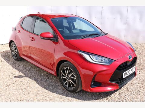 Toyota Yaris Hatchback 1.5 VVT-h Design E-CVT Euro 6 (s/s) 5dr