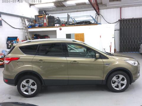 Ford Kuga SUV 2.0 TDCi Zetec 2WD Euro 6 (s/s) 5dr