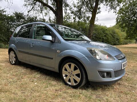 Ford Fiesta Hatchback 1.6 TDCi Ghia 5dr