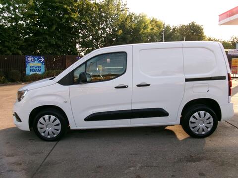 Vauxhall Combo Panel Van 1.6 Turbo D 2300 Sportive L1 H1 Euro 6 (s/s) 4dr