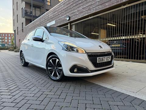 Peugeot 208 Hatchback 1.2 PureTech Allure Premium Euro 6 (s/s) 5dr