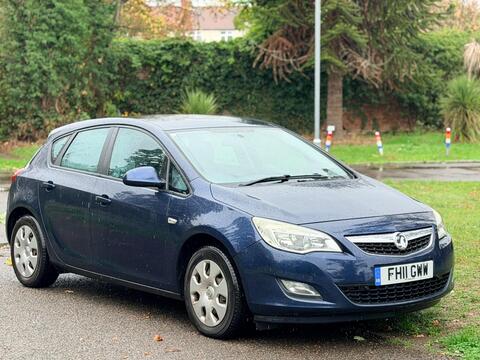 Vauxhall Astra Hatchback 1.6 16v Exclusiv Auto Euro 5 5dr