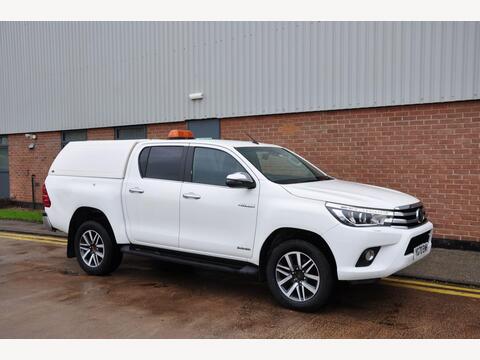 Toyota Hilux Pickup 2.4 D-4D Invincible Auto 4WD Euro 6 (s/s) 4dr (TSS)