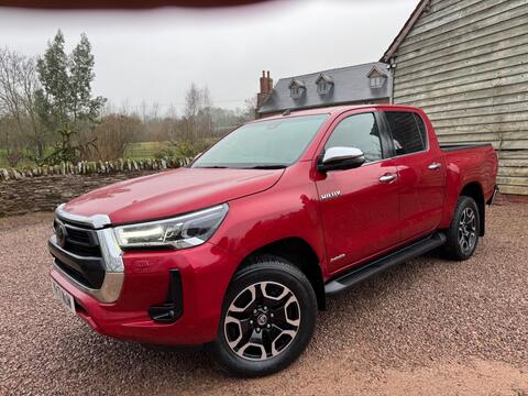 Toyota Hilux Pickup 2.8 D-4D Invincible 4WD Euro 6 (s/s) 4dr