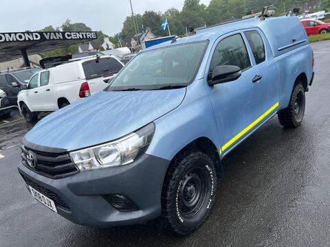Toyota Hilux Pickup 2.4 D-4D Active 4WD Euro 6 4dr (3.5t)