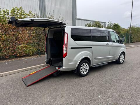 Ford Tourneo Custom Minibus 2.0 320 EcoBlue Titanium Auto L1 Euro 6 (s/s) 5dr