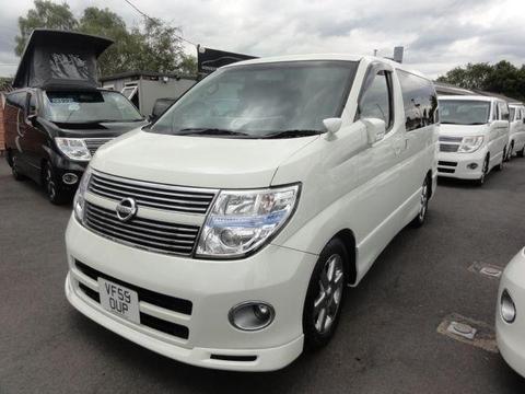 Nissan Elgrand MPV HIGHWAY STAR 2.5 FRESH IMPORT BIMTA